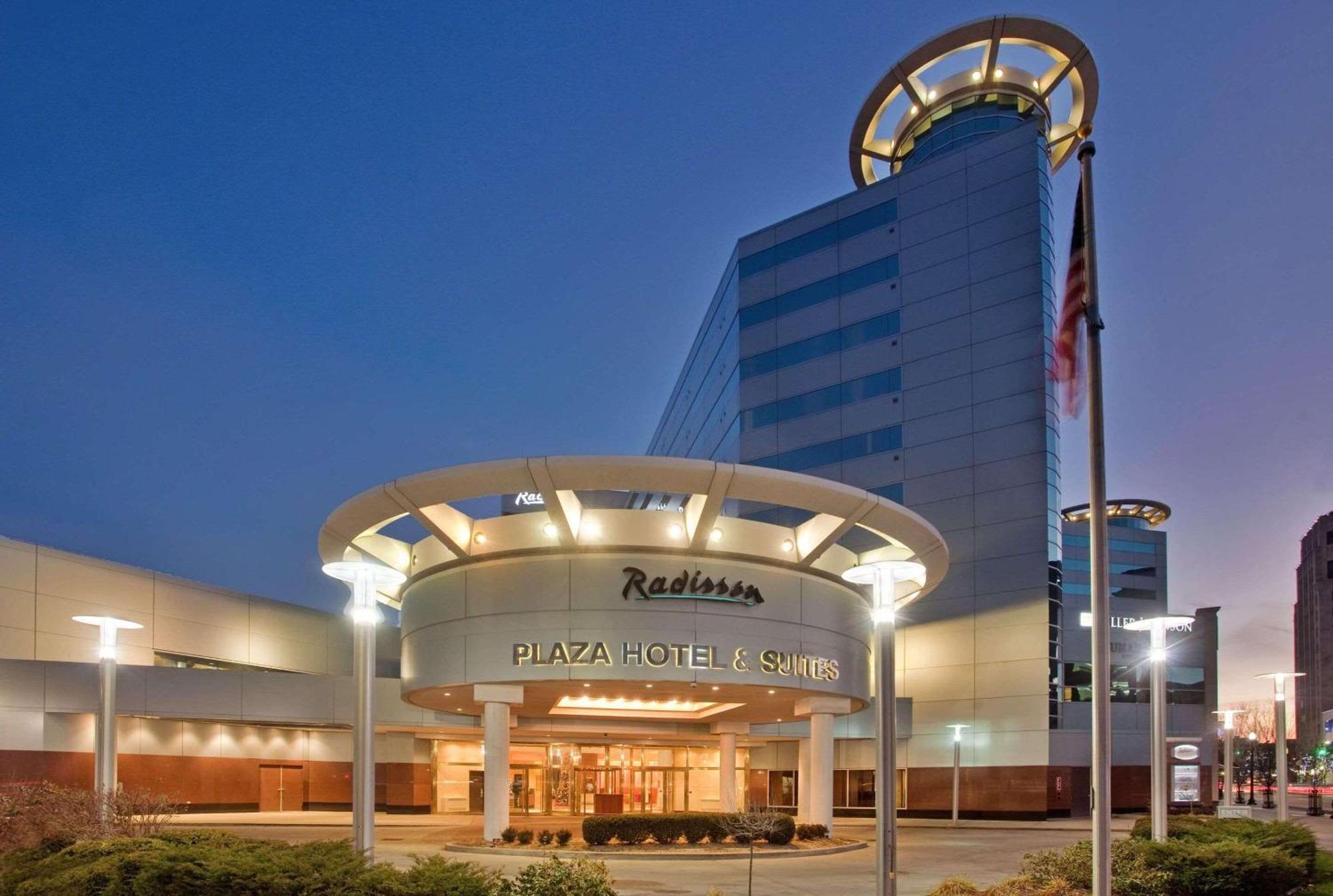 Radisson Plaza Hotel And Suites كالامازو المظهر الخارجي الصورة
