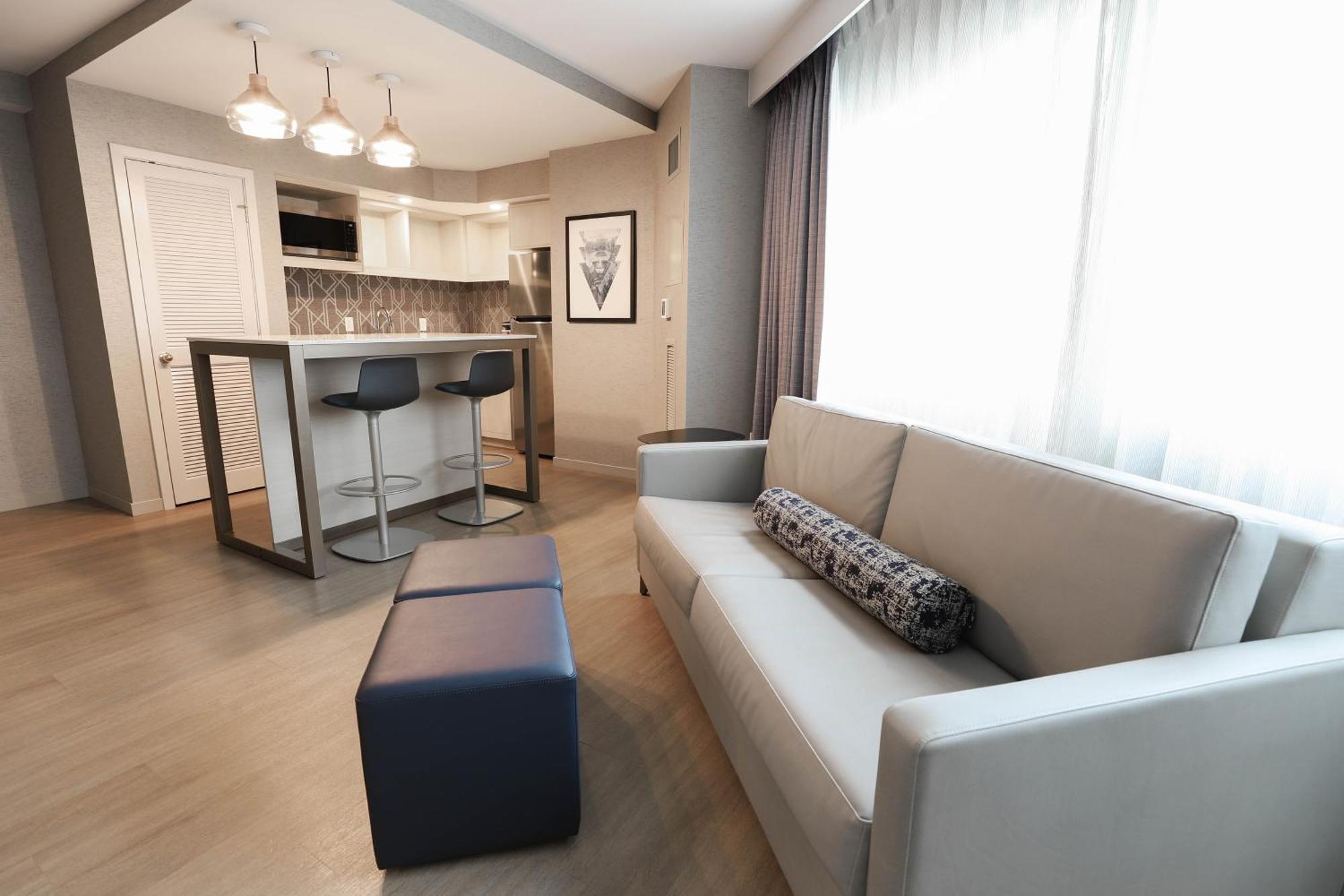 Radisson Plaza Hotel And Suites كالامازو المظهر الخارجي الصورة