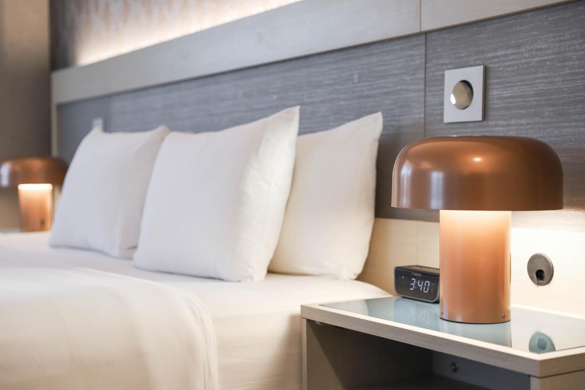 Radisson Plaza Hotel And Suites كالامازو المظهر الخارجي الصورة