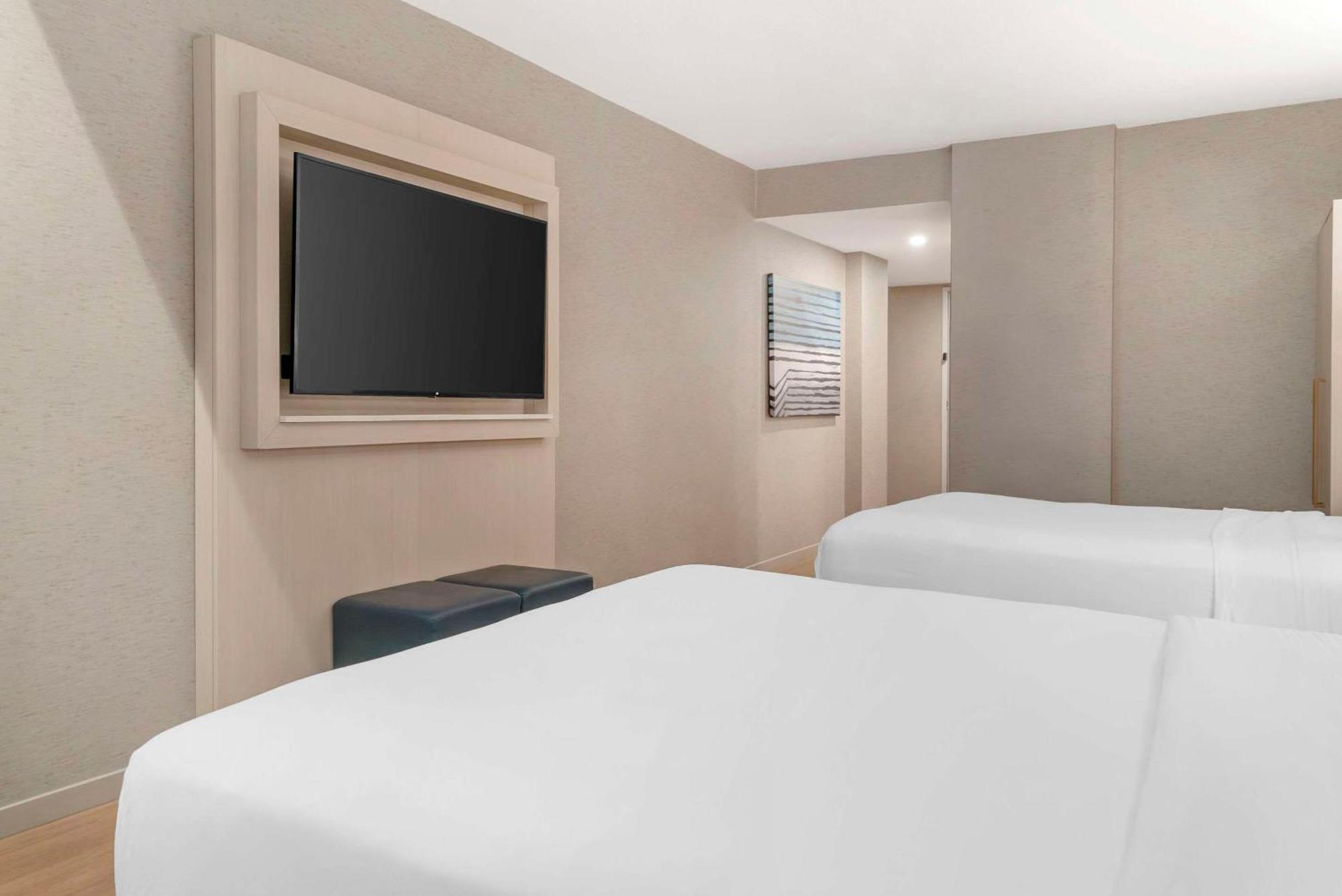 Radisson Plaza Hotel And Suites كالامازو المظهر الخارجي الصورة