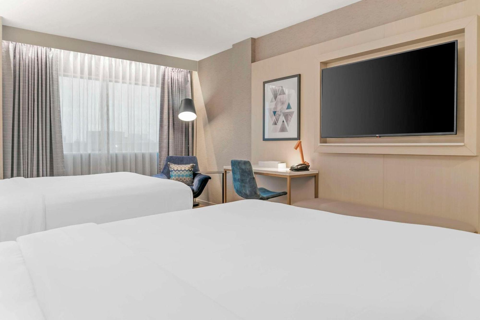 Radisson Plaza Hotel And Suites كالامازو المظهر الخارجي الصورة